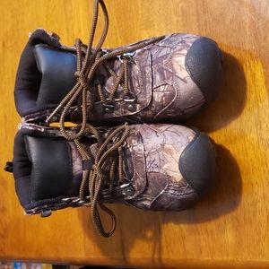 Boys Ozark Trail Size 3 Hiking Boots